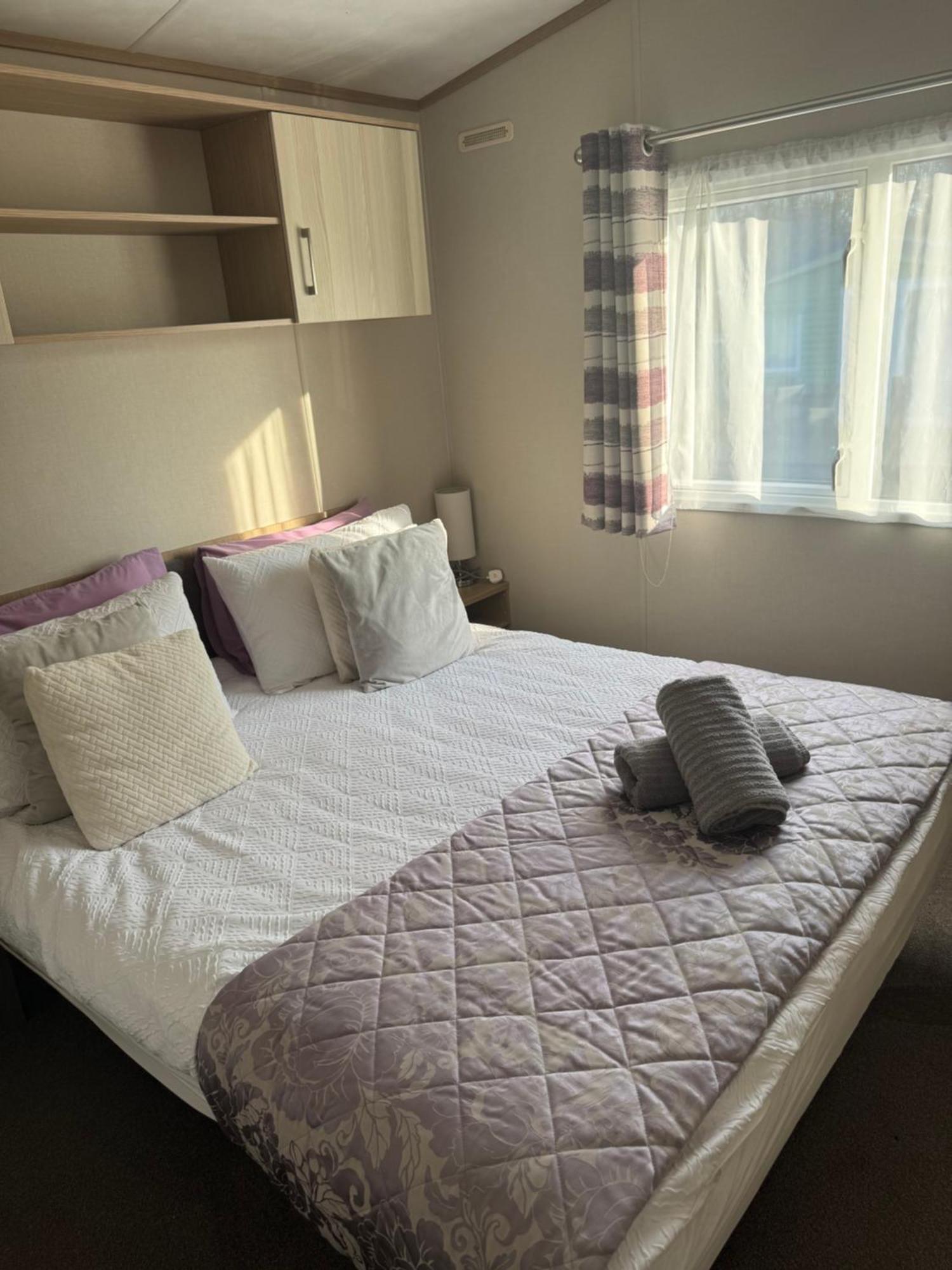 2 Bedroom Lakeview Lodge - Ensuite & Balcony Deck Carnforth Extérieur photo